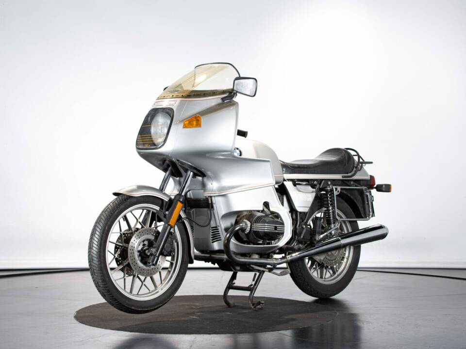 Image 8/50 of BMW R 100 RS (1981)