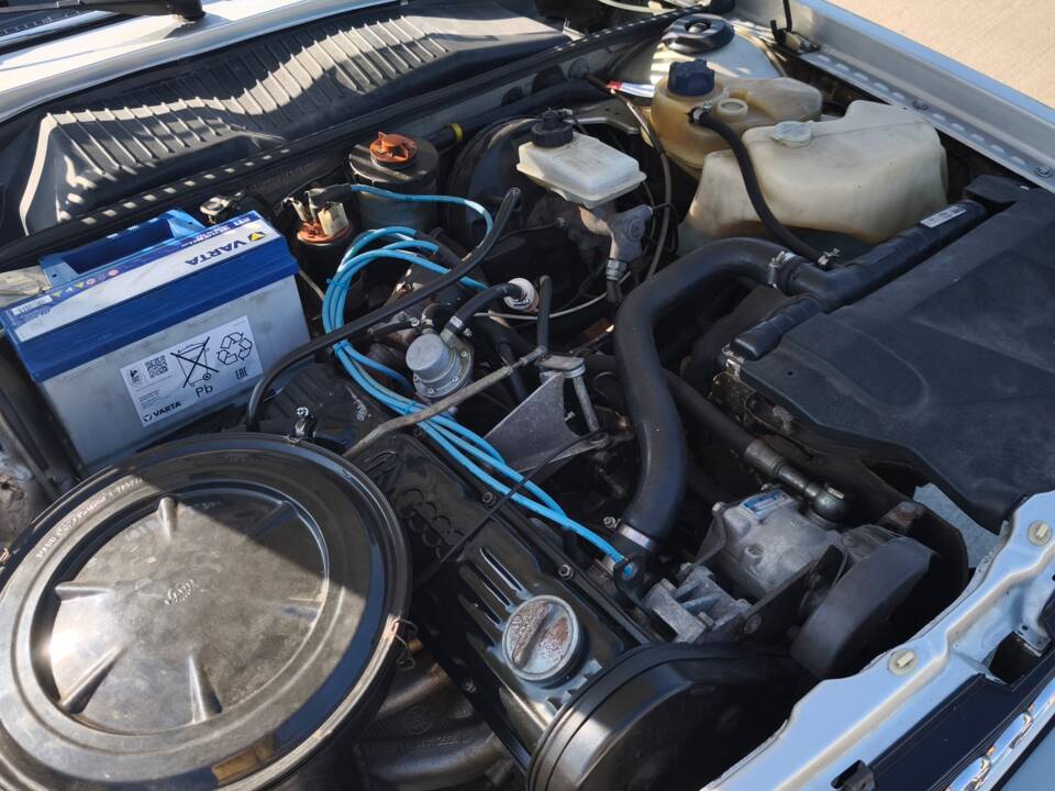 Image 93/94 de Audi 80 CD 5S (1982)