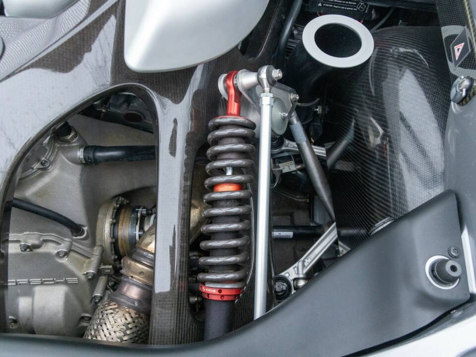 Image 15/50 de Porsche Carrera GT (2005)