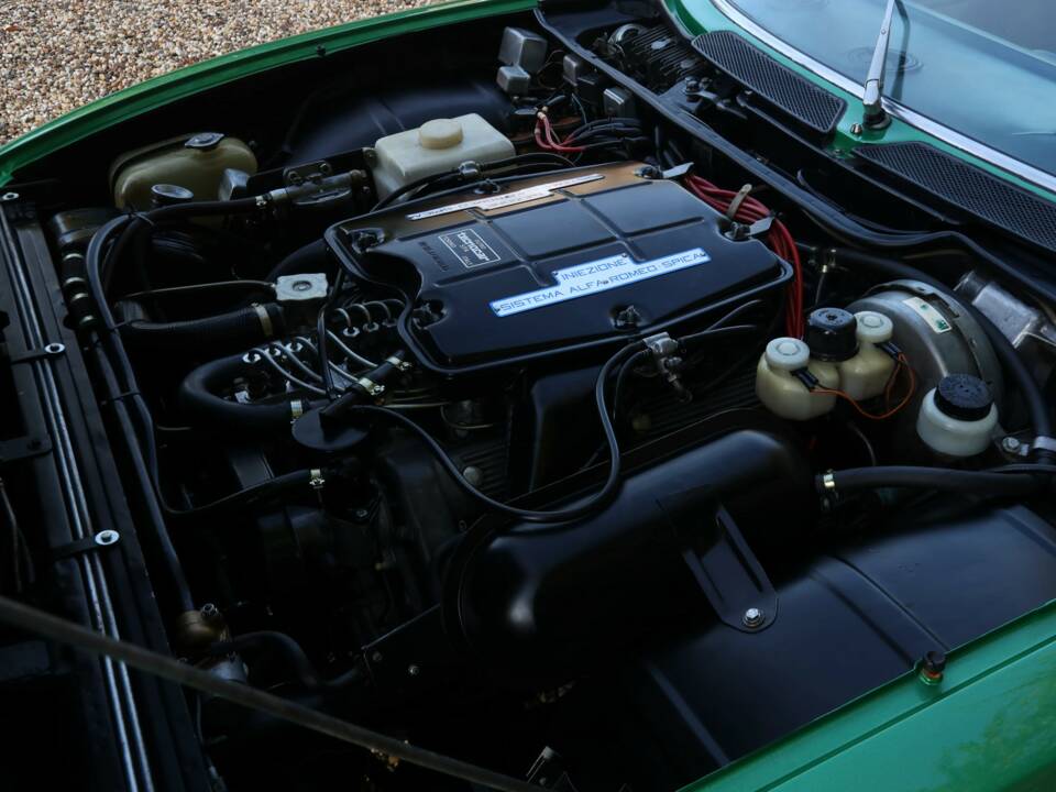 Image 24/50 of Alfa Romeo Montreal (1973)