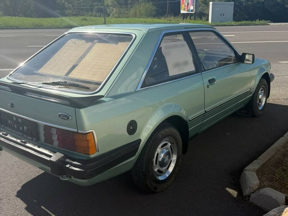 Bild 5/8 von Ford Escort 1.3 (1982)