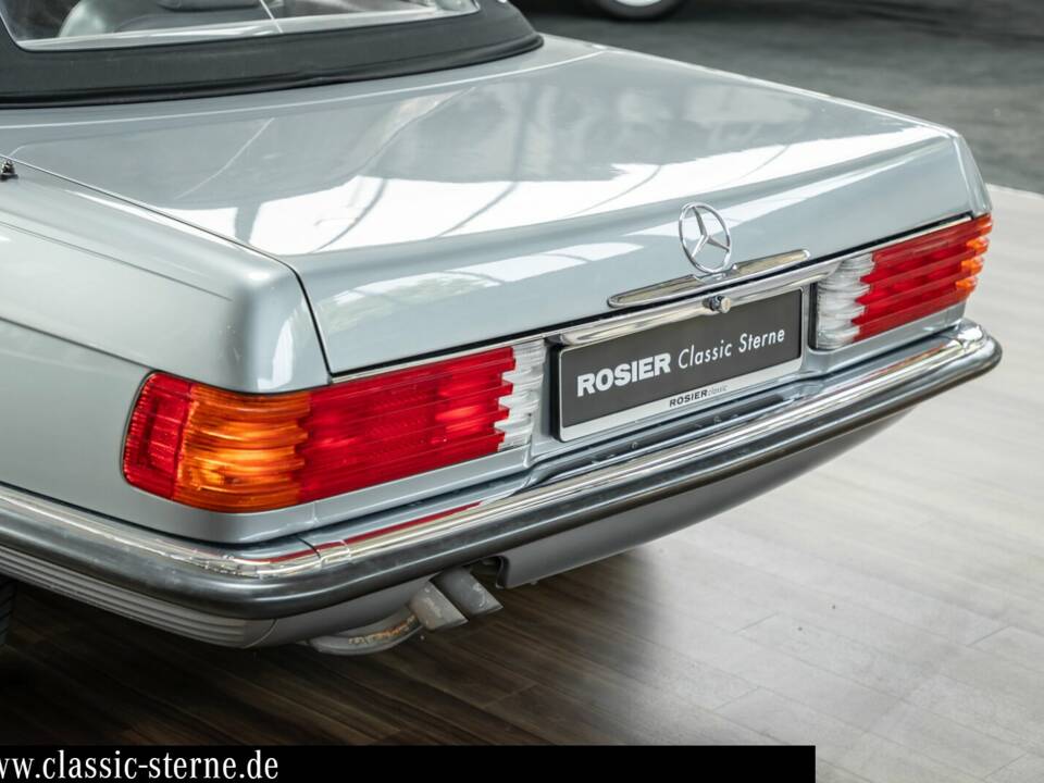 Image 11/15 of Mercedes-Benz 560 SL (1988)