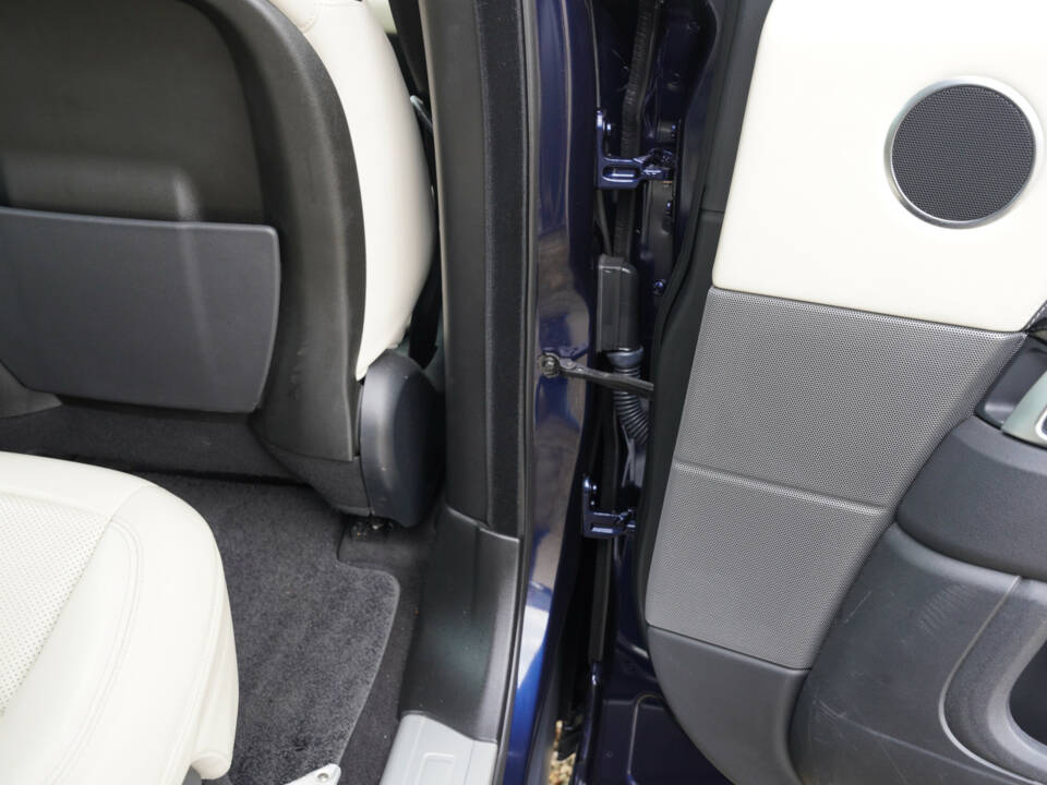 Image 38/50 of Land Rover Range Rover Sport P400e PHEV (2020)