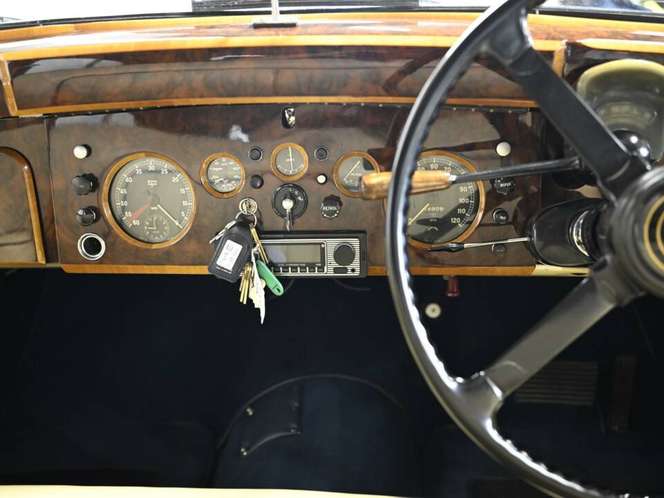 Image 33/50 of Jaguar Mk VIII (1958)