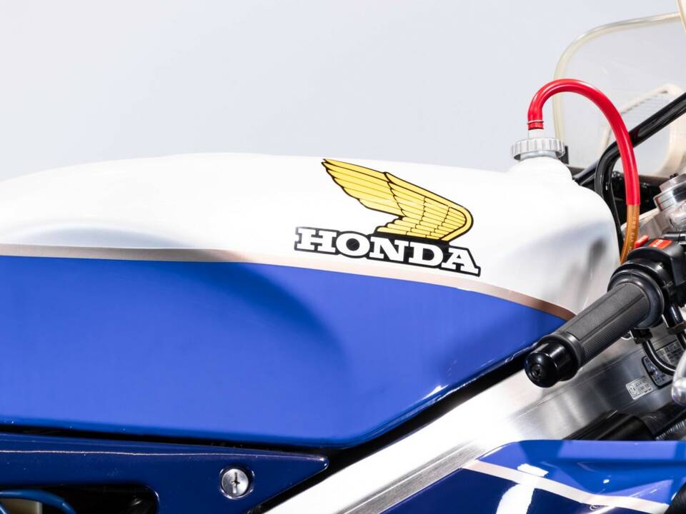 Afbeelding 42/50 van Honda VFR 750R RC 30 (1989)