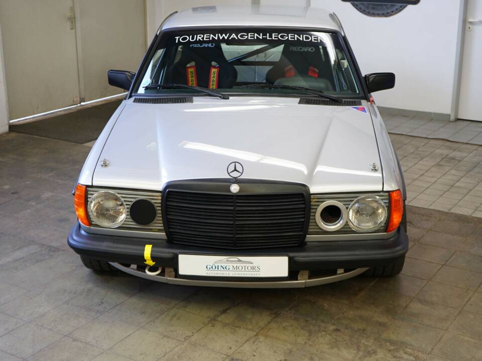 Immagine 5/40 di Mercedes-Benz 280 CE (1980)