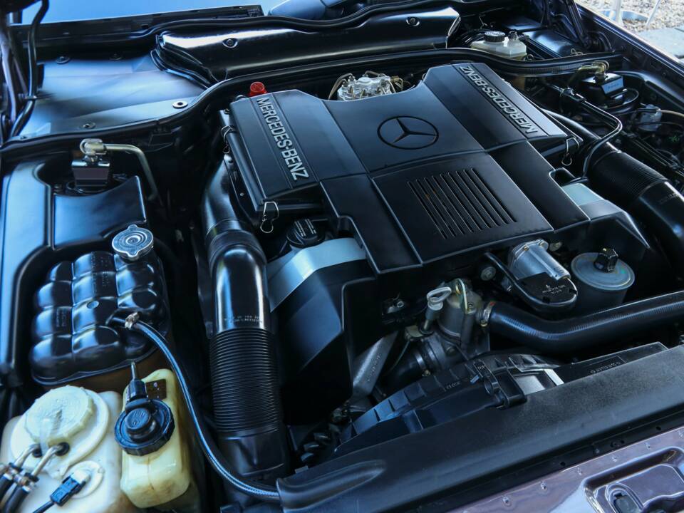 Image 30/50 of Mercedes-Benz 500 SL (1990)