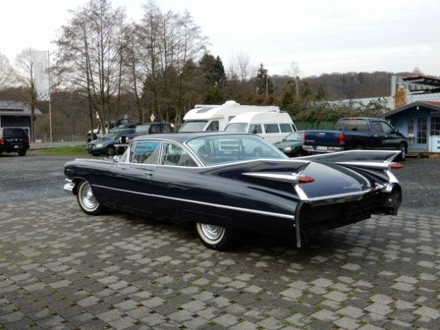 Image 2/27 of Cadillac 62 Coupe DeVille (1959)