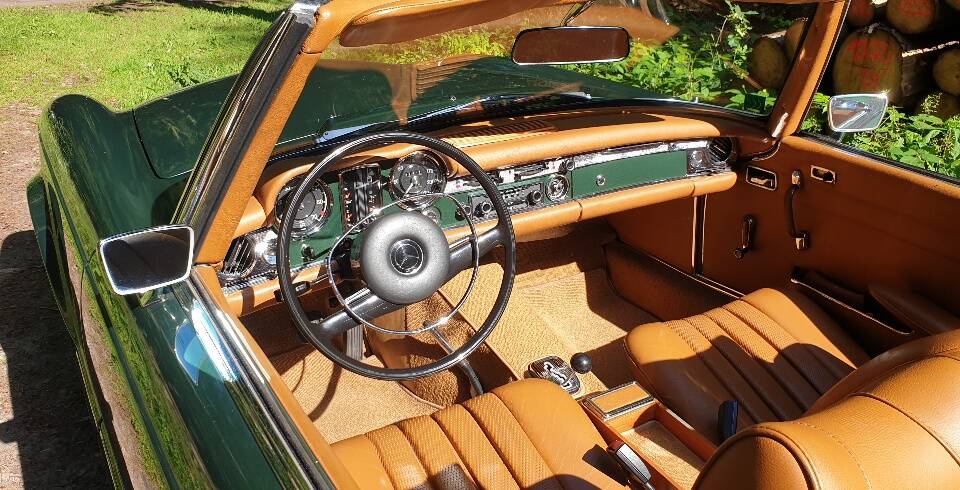 Image 6/7 of Mercedes-Benz 280 SL (1969)