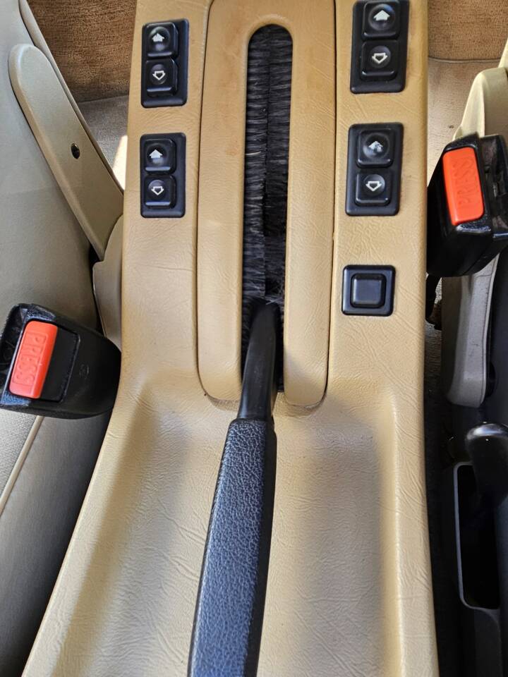 Image 28/100 of BMW 728i (1983)