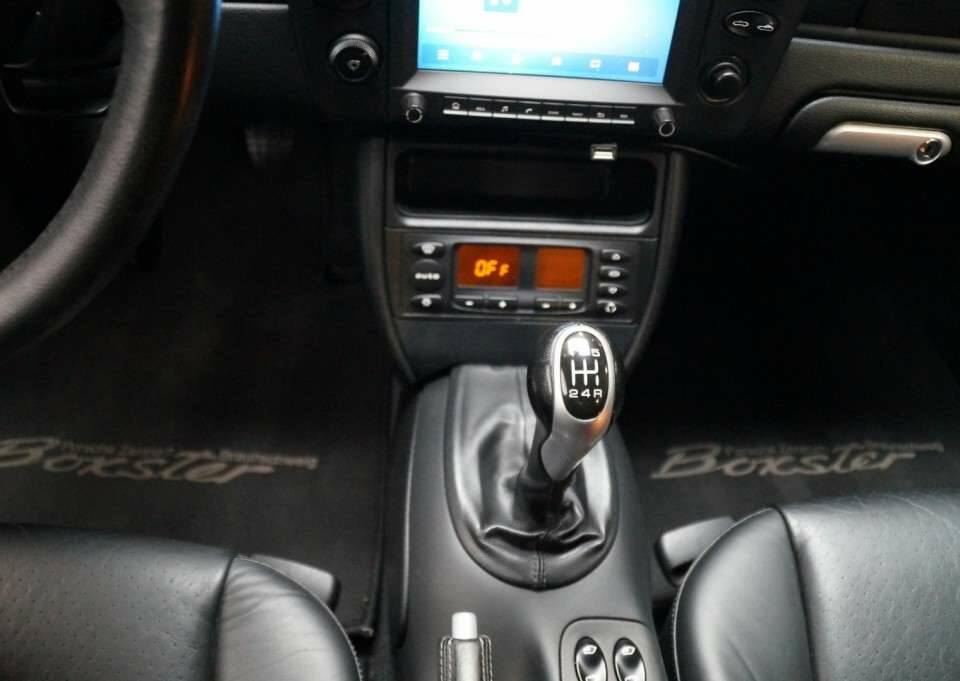 Immagine 13/50 di Porsche Boxster (2003)