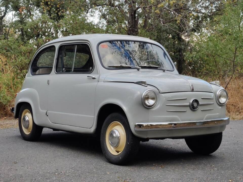 Obraz 1/8 pojazdu FIAT 600 (1955)