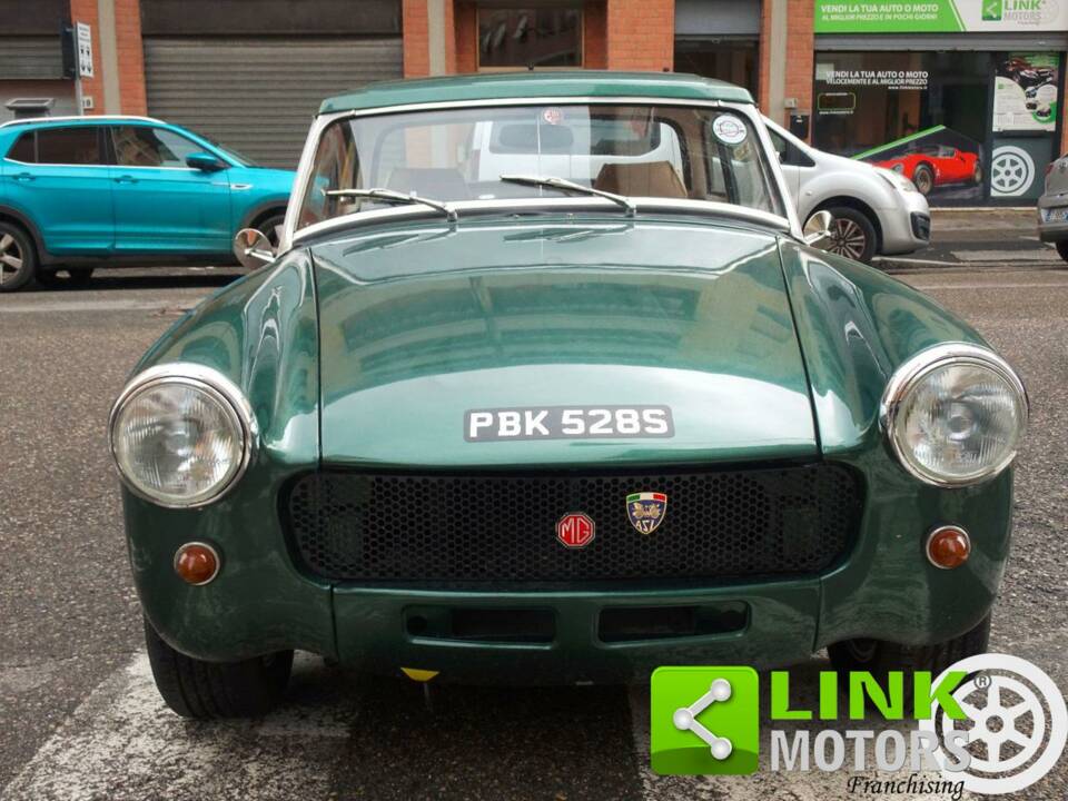 Image 2/10 of MG MGB GT (1977)