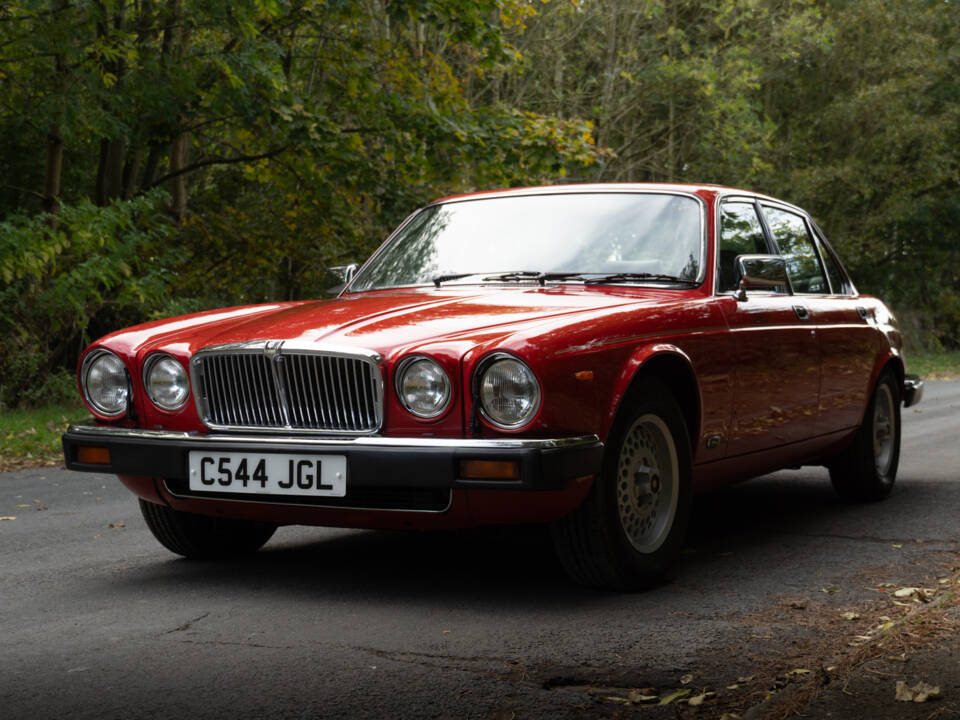 Image 3/20 of Jaguar Sovereign 2.9 (1986)