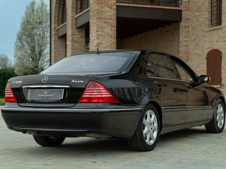 Image 7/50 of Mercedes-Benz S 500 (2007)