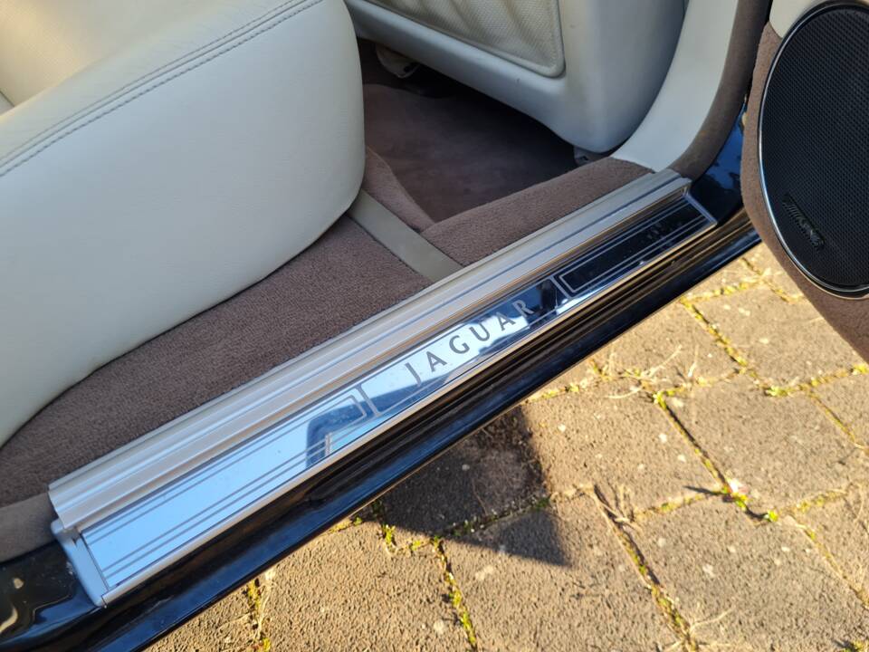 Imagen 14/21 de Jaguar XJR 4.0 (2000)