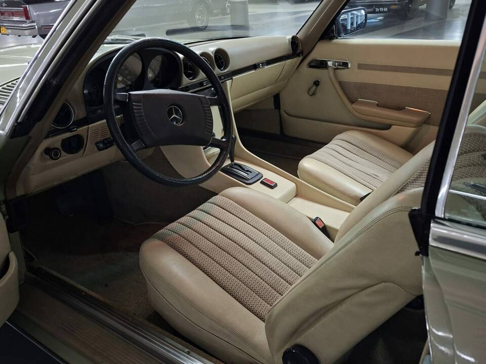 Immagine 9/20 di Mercedes-Benz 350 SLC (1973)