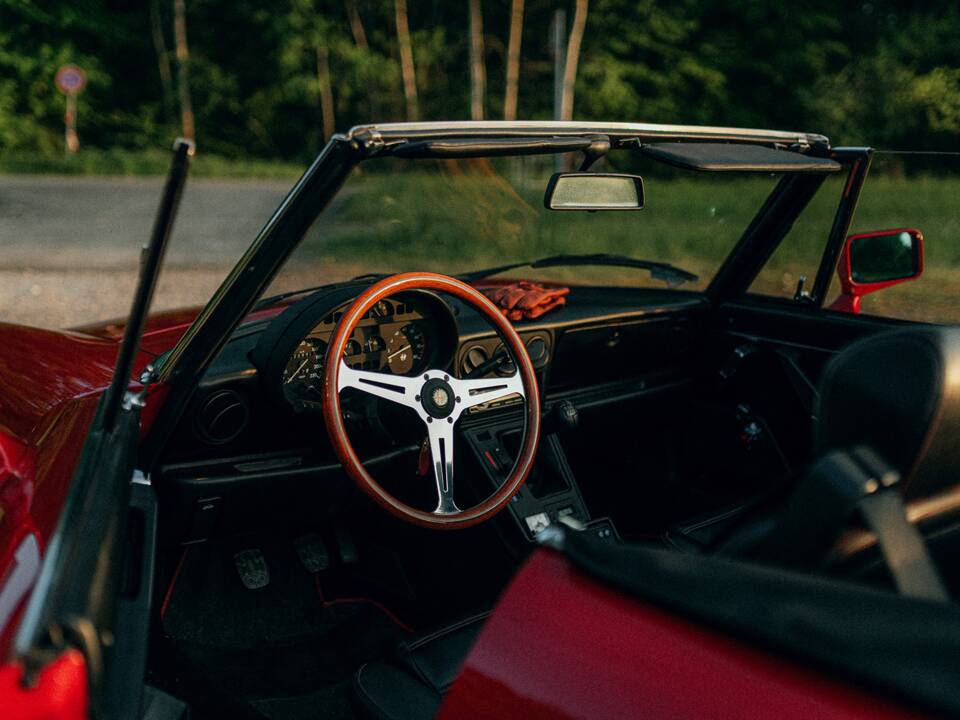 Image 9/9 of Alfa Romeo 2.0 Spider (1989)