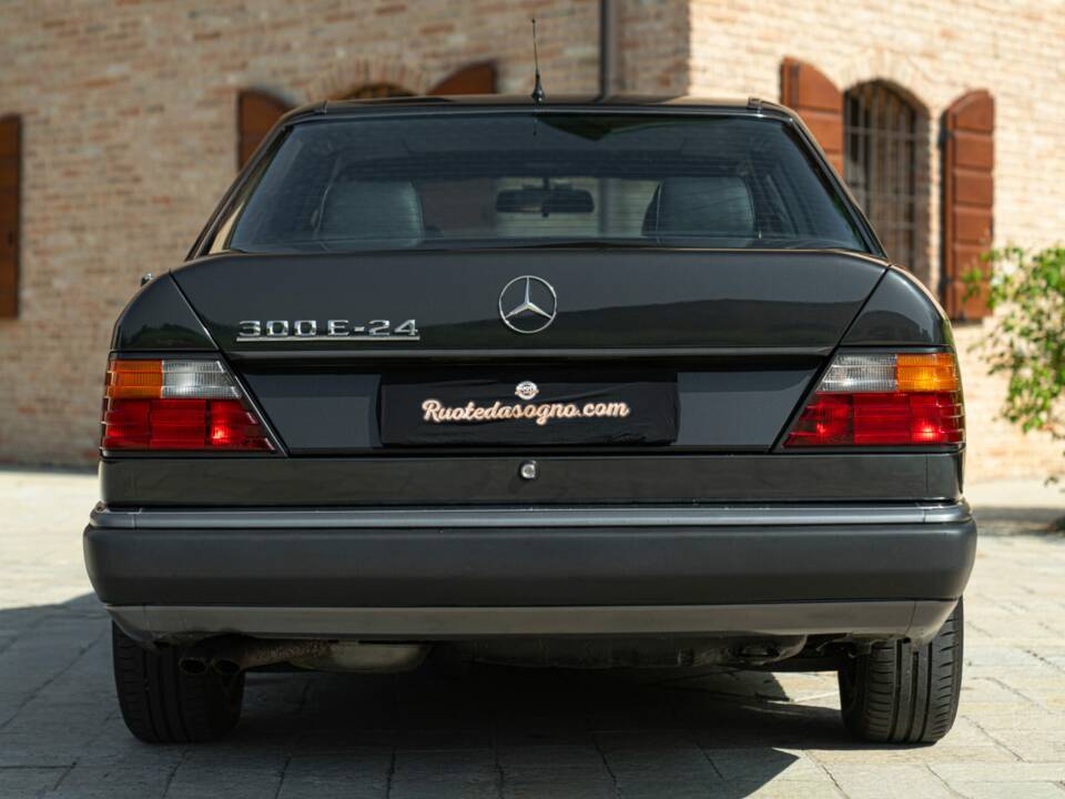 Bild 8/50 von Mercedes-Benz 300 E-24 (1989)