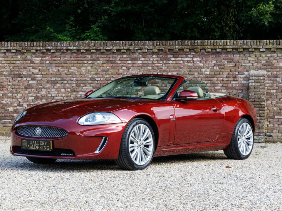 Image 16/50 of Jaguar XK (2011)