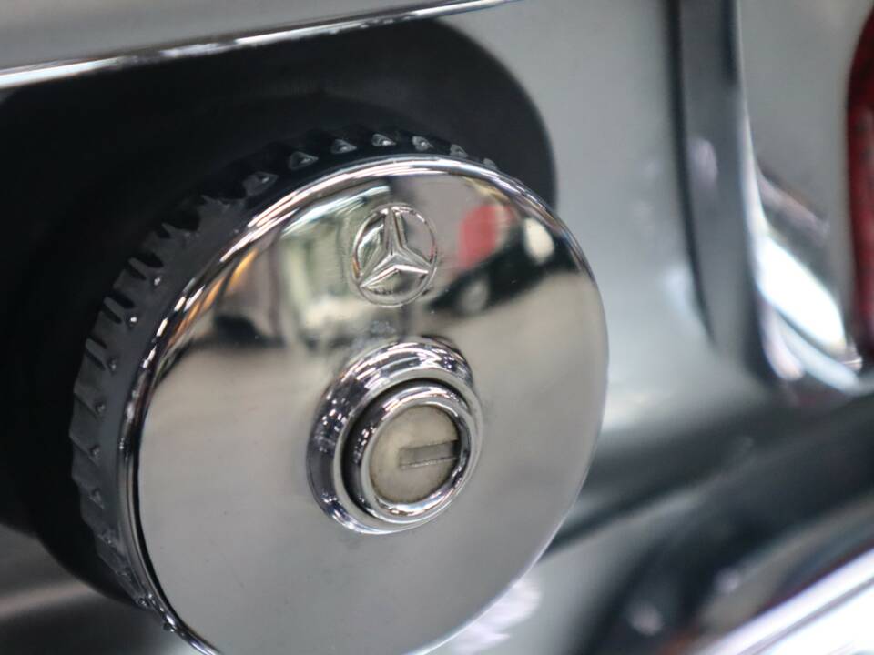 Bild 33/45 von Mercedes-Benz 280 SL (1968)