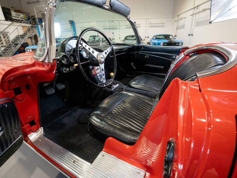 Bild 19/26 von Chevrolet Corvette (1962)