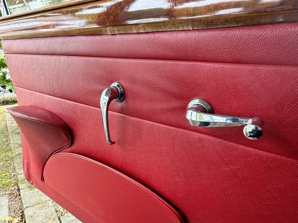 Bild 23/34 von Jaguar Mk II 2.4 (1961)