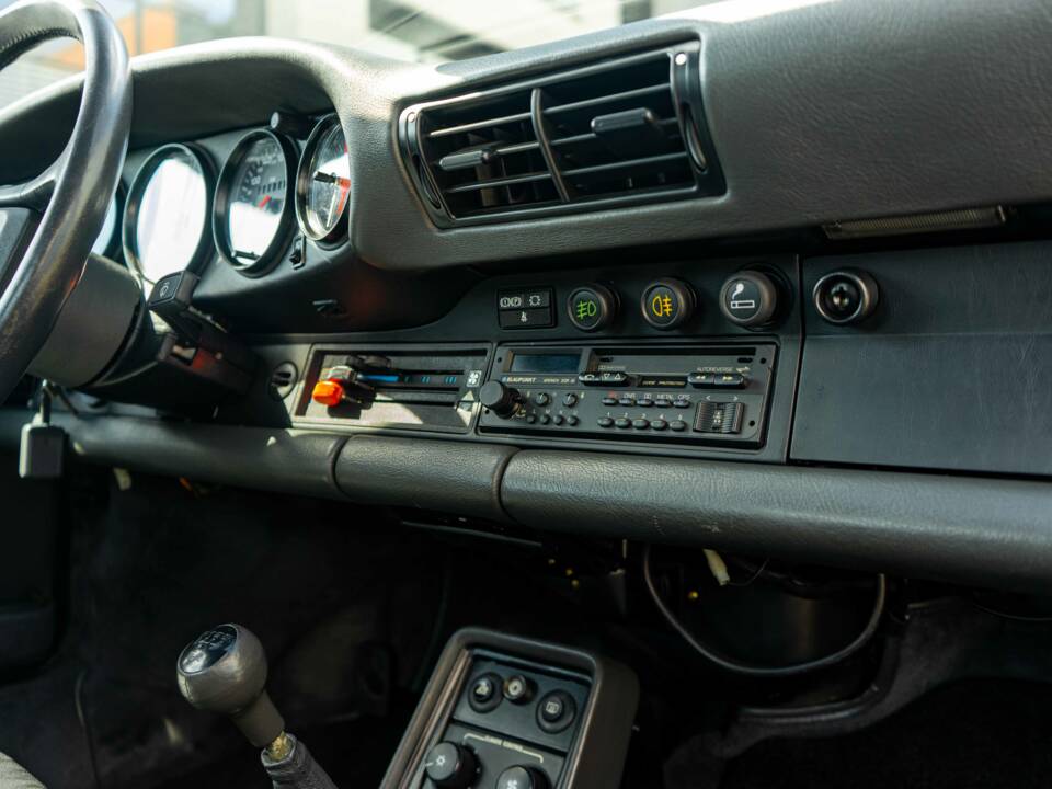 Imagen 24/33 de Porsche 911 Turbo 3.3 (1989)