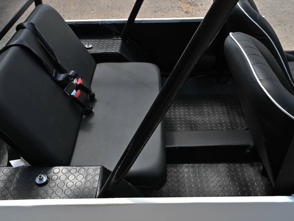 Immagine 37/50 di Mini Moke (1973)
