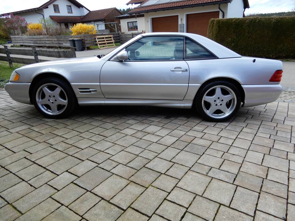 Image 14/25 of Mercedes-Benz SL 500 (2000)