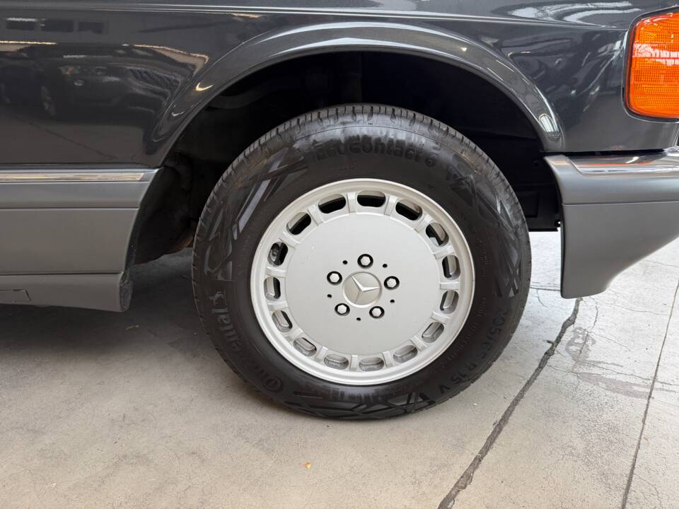 Bild 13/46 von Mercedes-Benz 300 SE (1990)