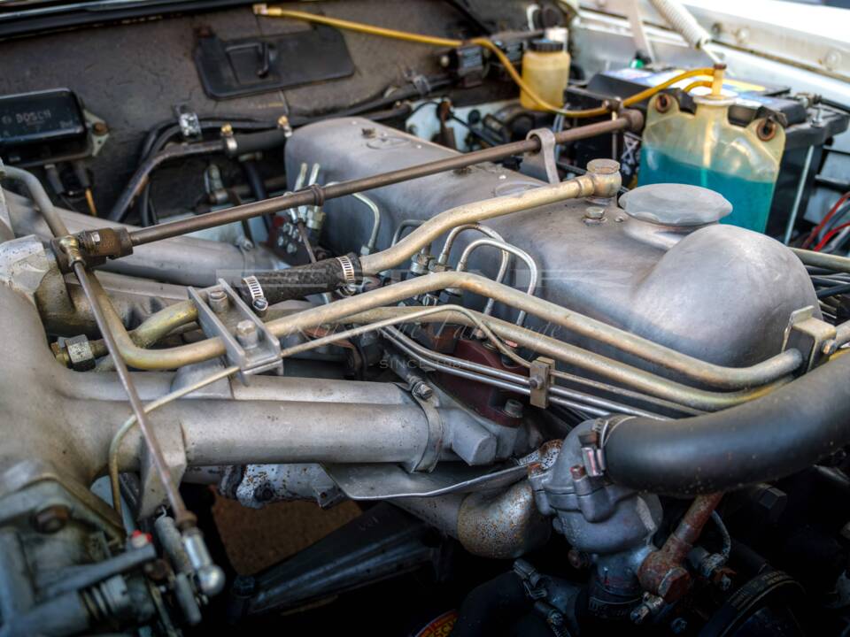 Image 15/24 de Mercedes-Benz 220 SE b (1963)