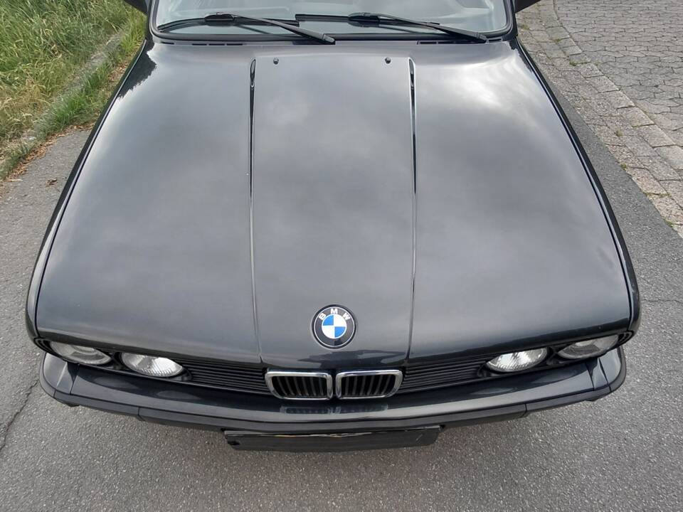 Immagine 7/53 di BMW 320i (1989)