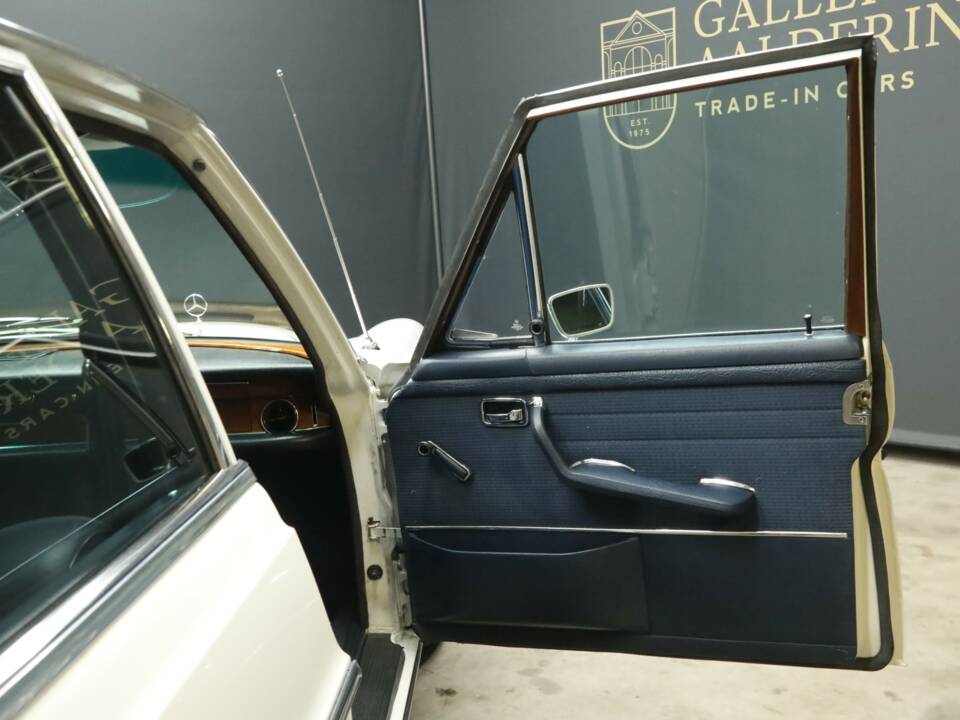 Bild 36/50 von Mercedes-Benz 280 SE (1970)