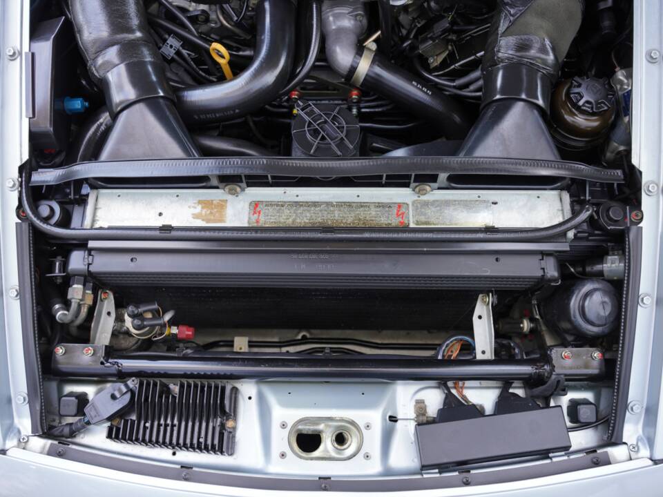 Image 21/50 of Porsche 928 GTS (1993)