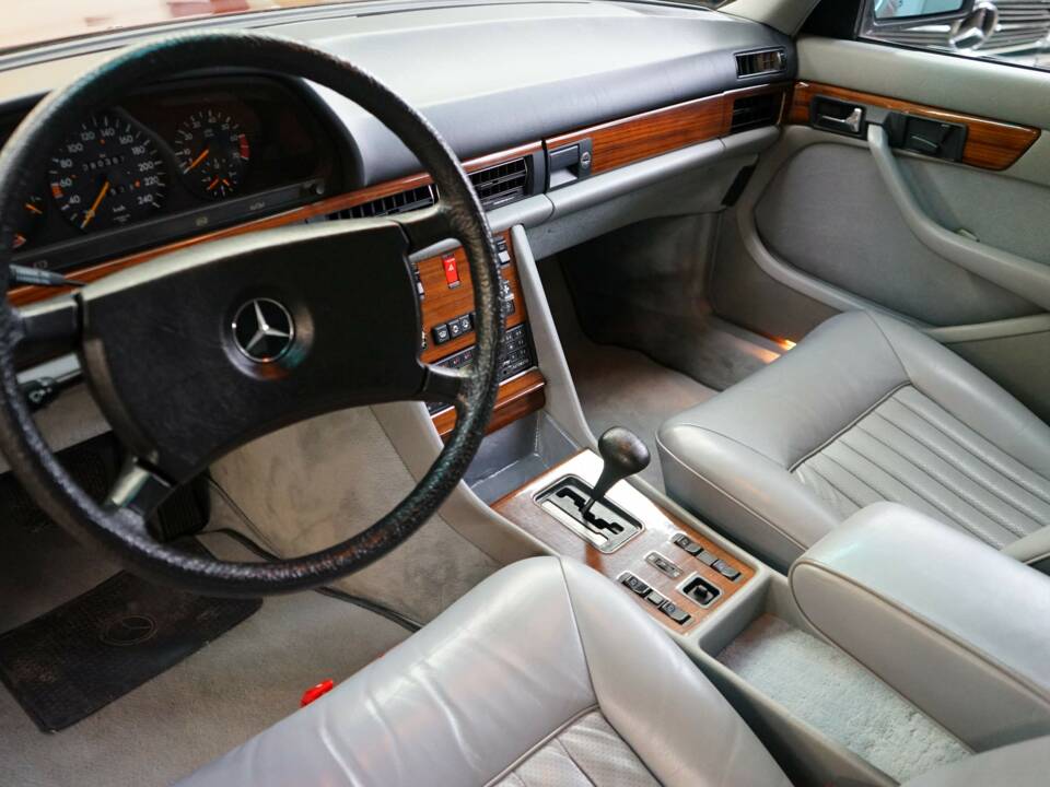 Immagine 31/42 di Mercedes-Benz 500 SEL (1982)