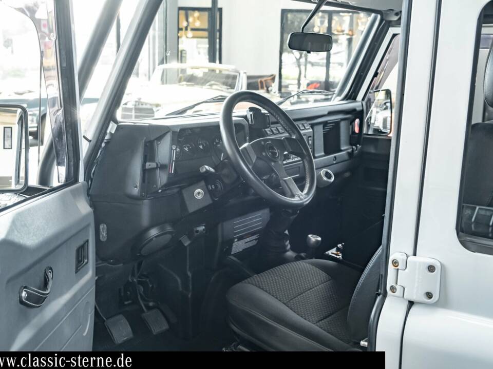 Image 11/15 de Land Rover Defender 110 (2004)