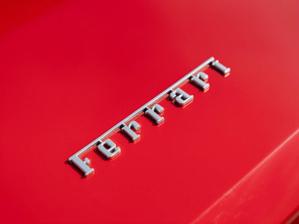 Image 23/50 of Ferrari Mondial T (1991)