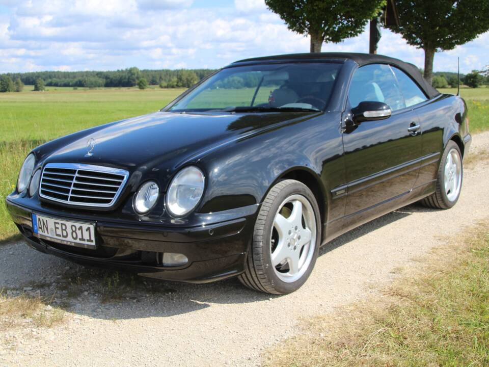 Bild 1/42 von Mercedes-Benz CLK 430 (2002)