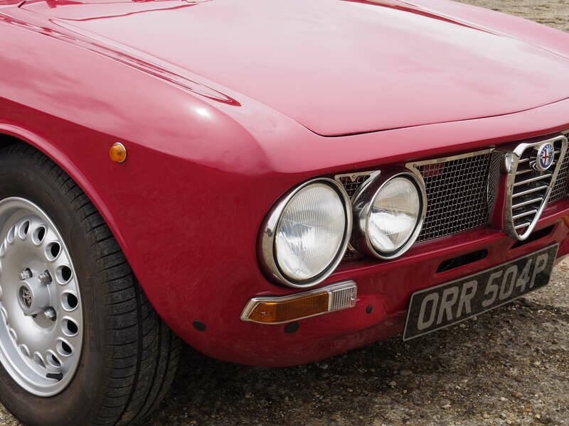 Image 39/49 of Alfa Romeo Giulia 1600 GT Junior (1976)