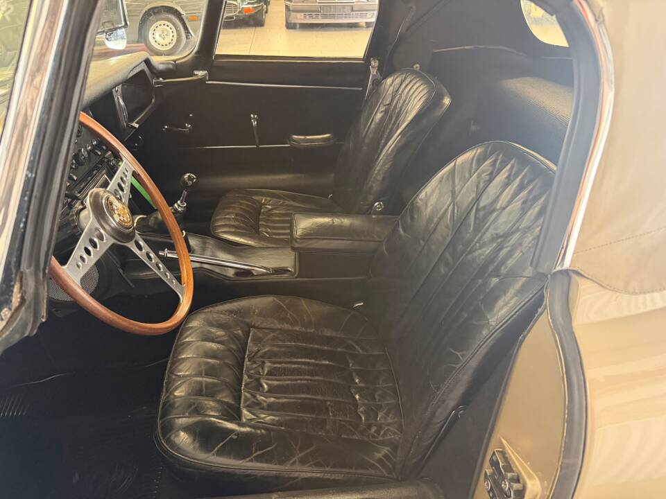 Image 3/18 de Jaguar Type E 4.2 (1967)