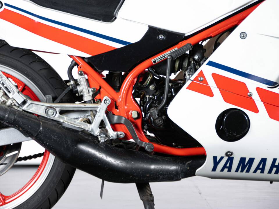 Image 32/50 of Yamaha RD 350 LC (1990)