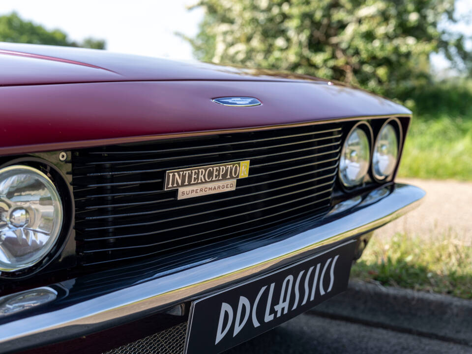 Image 8/34 of Jensen Interceptor MK III (1972)