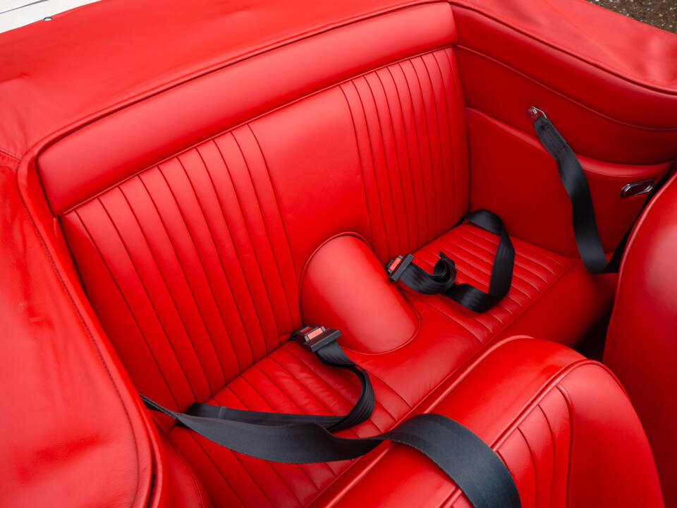 Bild 31/62 von Aston Martin DB 6 Mk II Volante (1970)