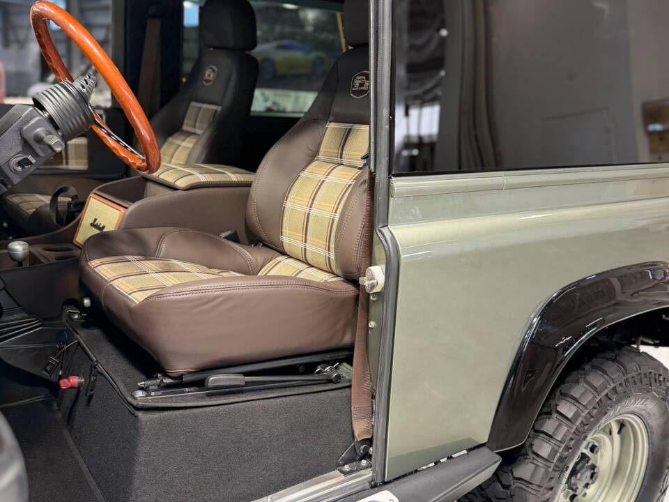 Image 7/23 of Land Rover 90 (1986)
