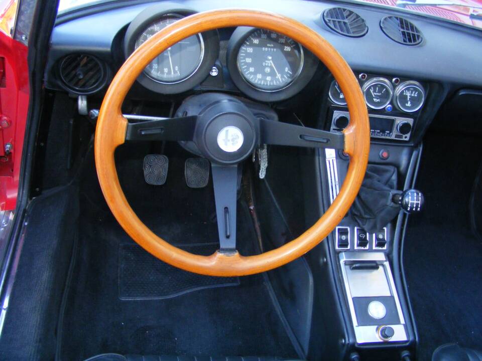 Immagine 11/77 di Alfa Romeo Spider Veloce 2000 (1981)