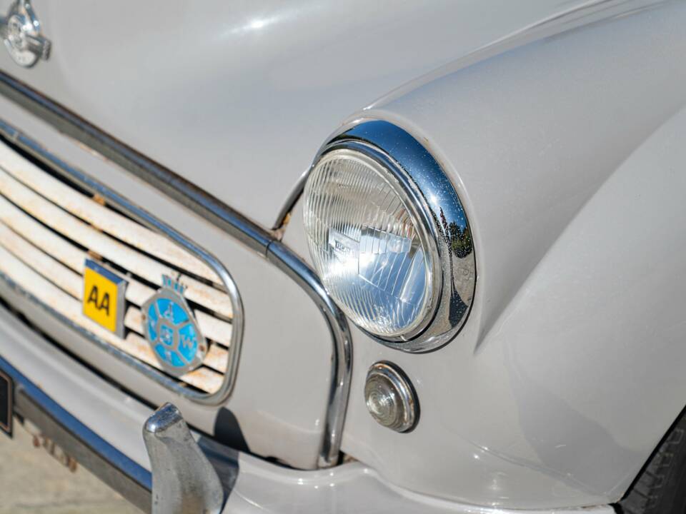 Image 21/50 of Morris Minor 1000 (1958)