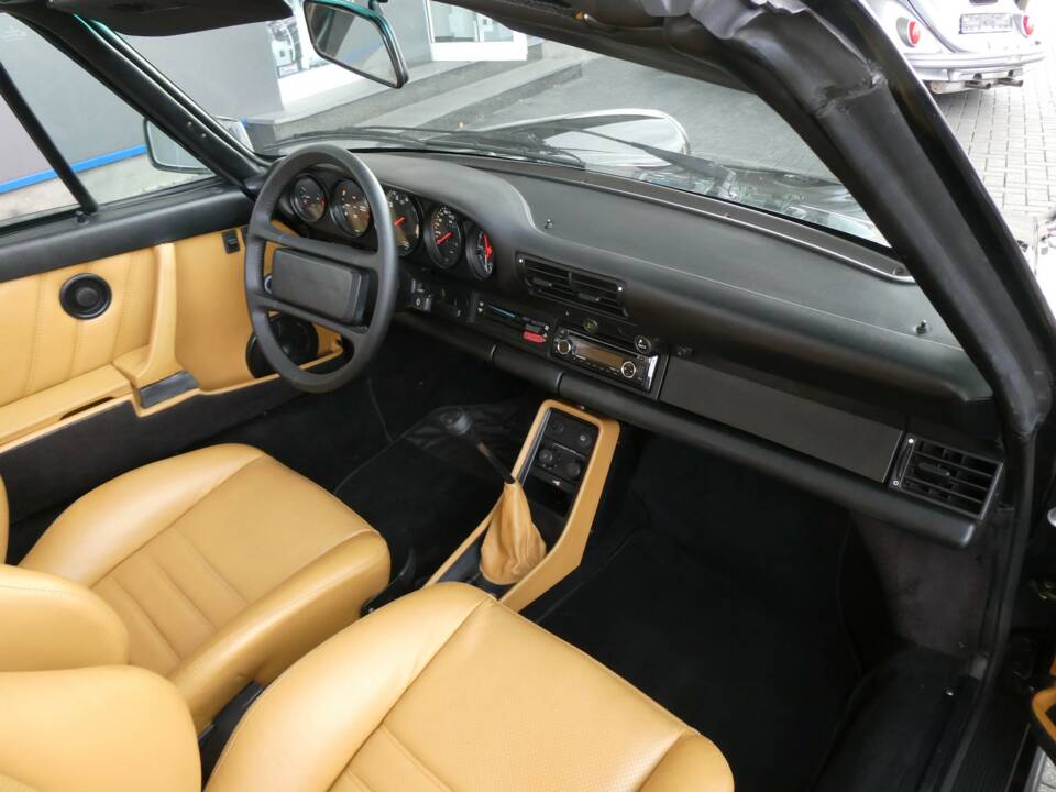 Bild 11/21 von Porsche 911 Carrera 3.2 (1987)