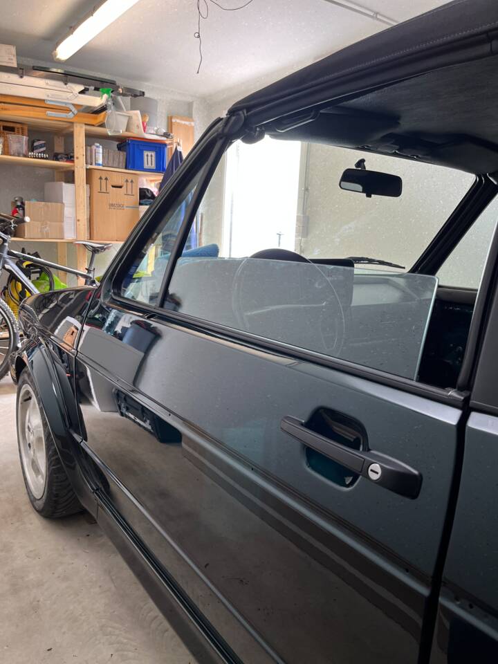 Image 68/71 de Volkswagen Golf Mk I Convertible 1.8 (1991)
