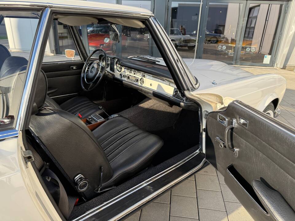 Bild 26/30 von Mercedes-Benz 280 SL (1970)